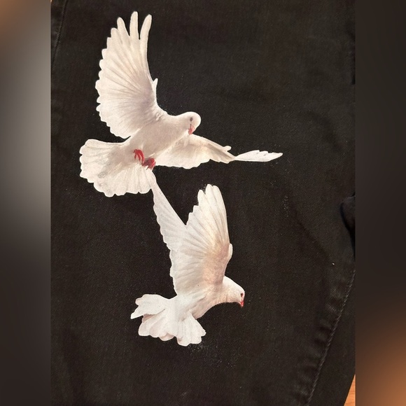 NWT Boohoo Man Tag Size 34 Men's Jeans Stretch Black Distressed w DOVES Design - Picture 13 of 16